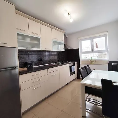 3 Bedroom With Balconies, Close To The * Zadar