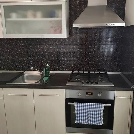 Apartman 3 Bedroom With Balconies, Close To The